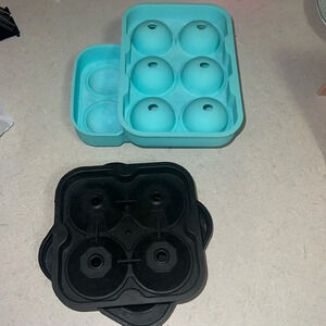 2 Ice mold trays Diamond shaped  and circle shaped.